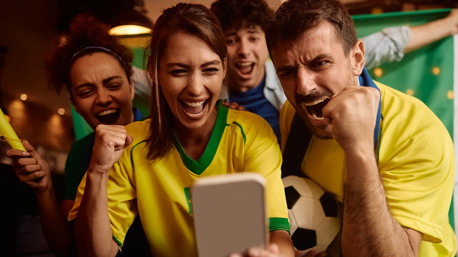 Interface do site Galera.bet mostrando opções de apostas em futebol e jogos de cassino.